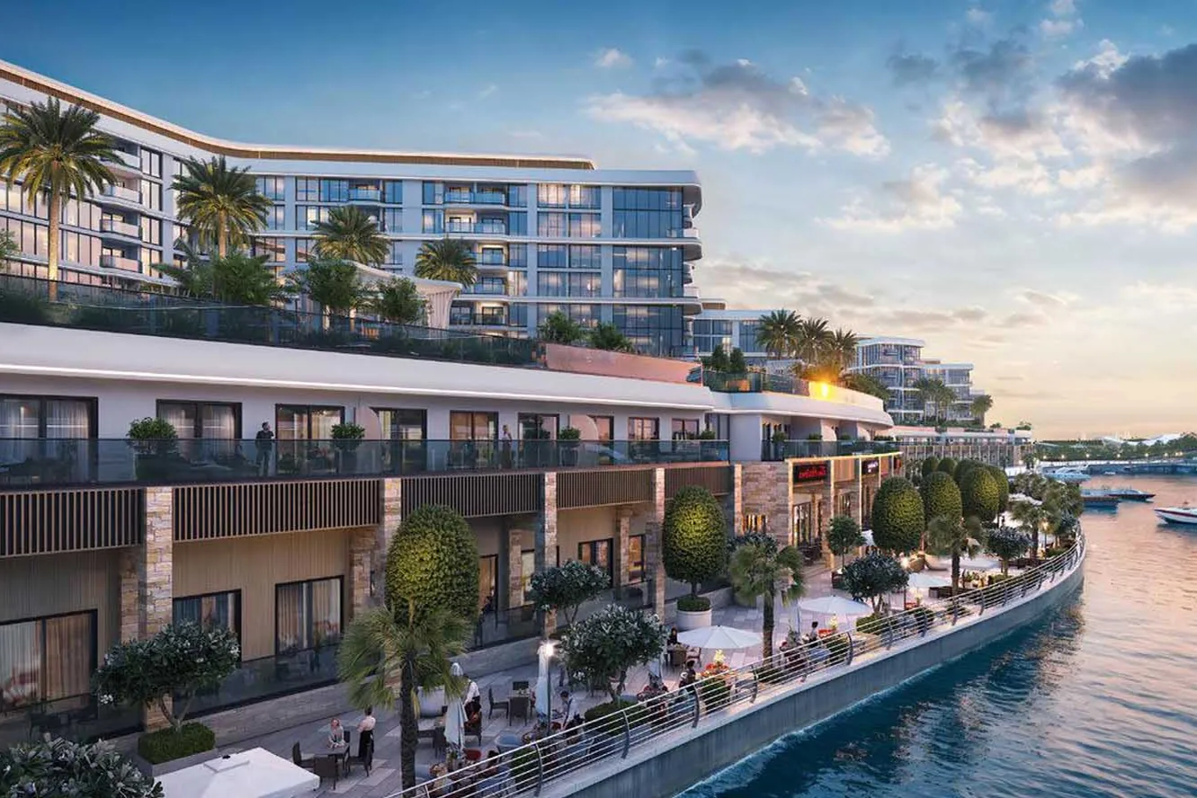 Scenic apartments near the marina
