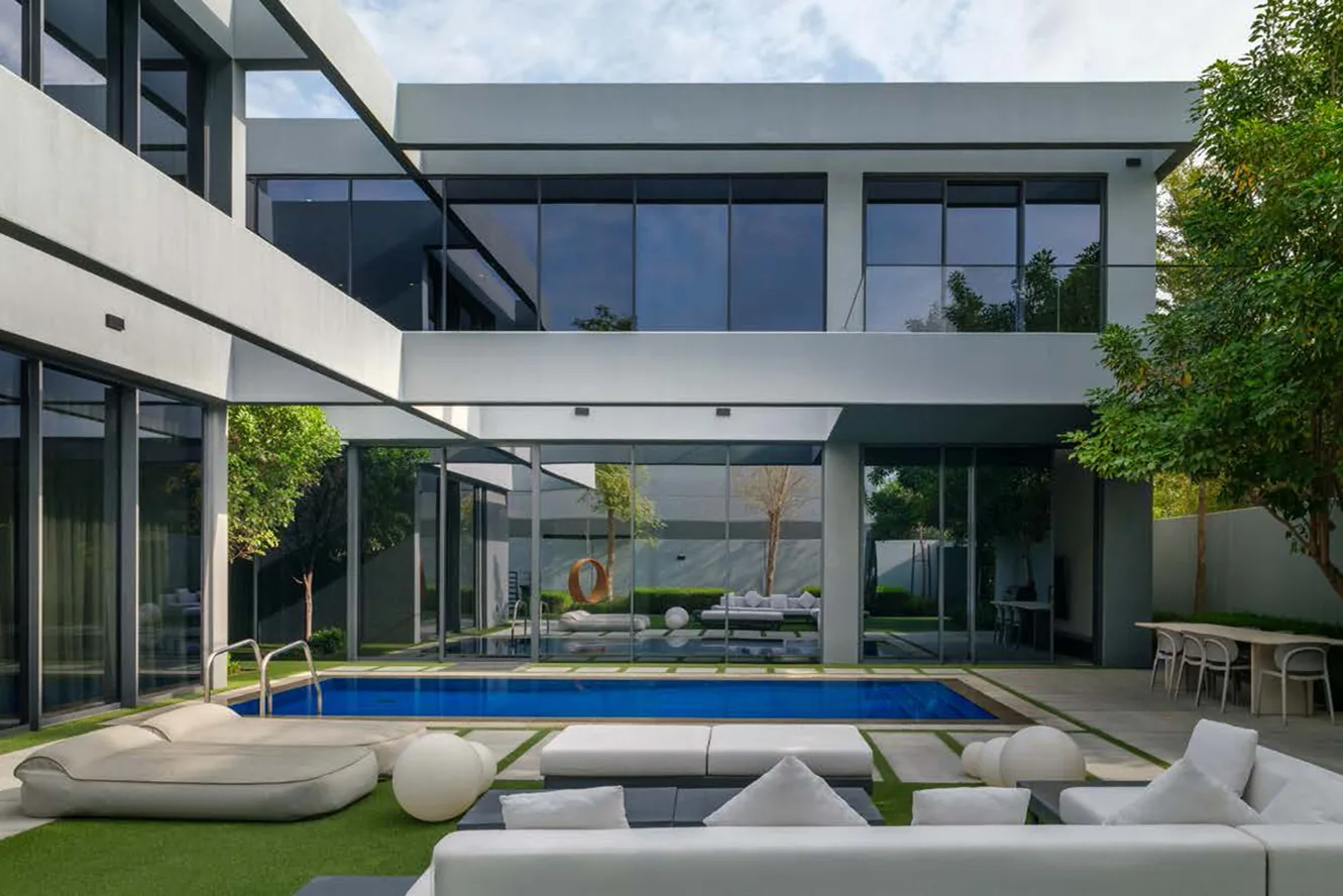 8+ amenities