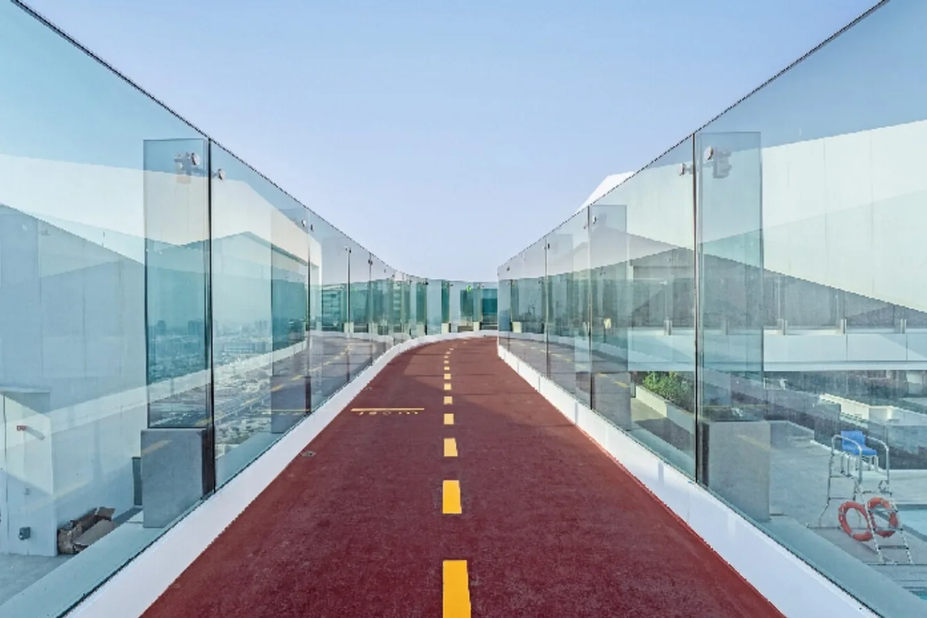 Floating running track